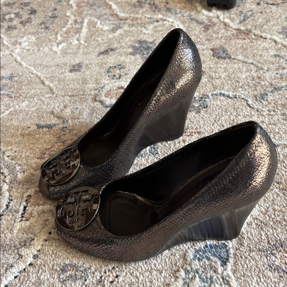 Tory Burch Metallic Crackle Wedges